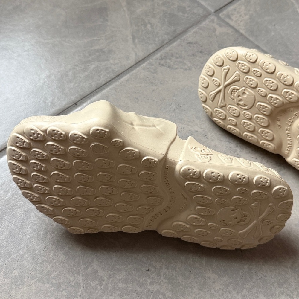 Skull slides - Picture 4 of 6